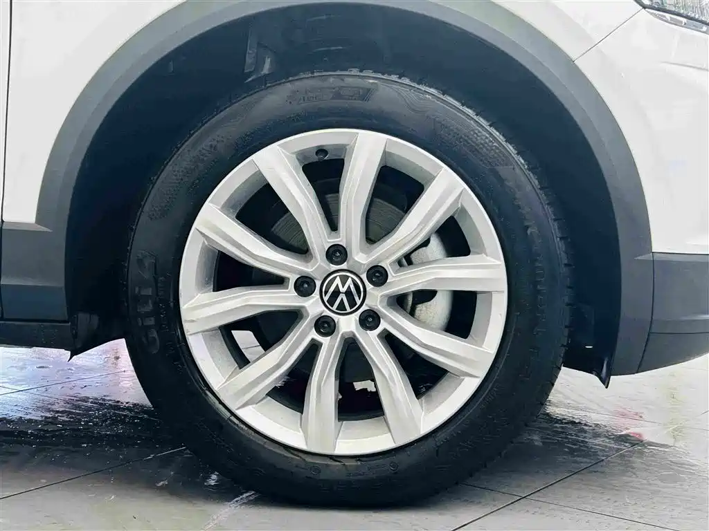 Volkswagen T-Roc — миниатюра 11