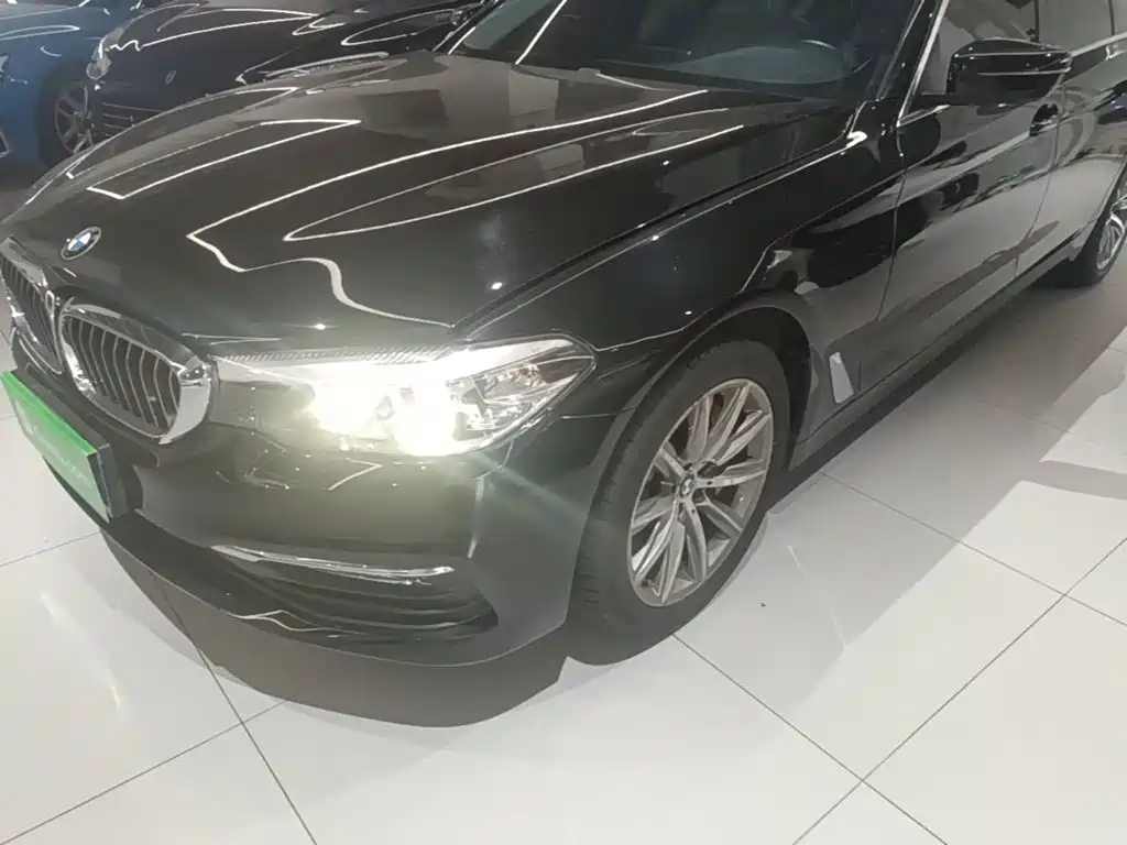 BMW 5 Series — миниатюра 24