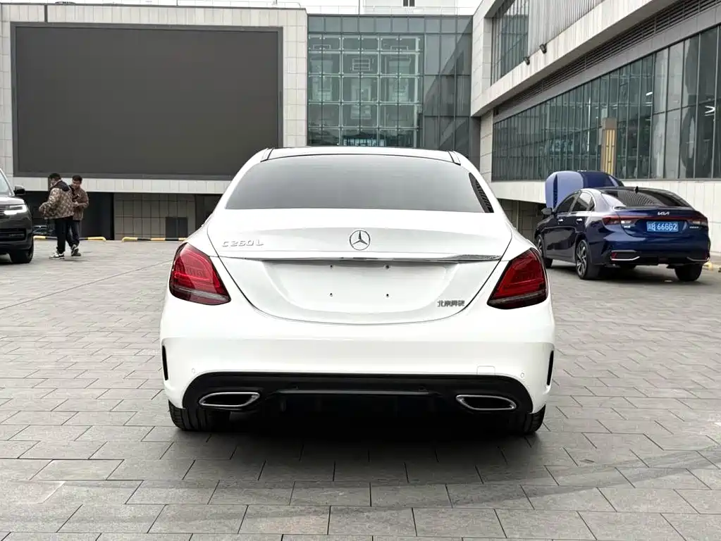 Mercedes-Benz C-Class — миниатюра 16