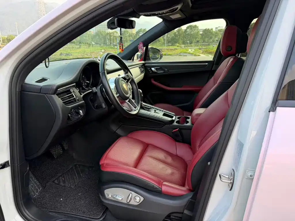Porsche Macan — миниатюра 6