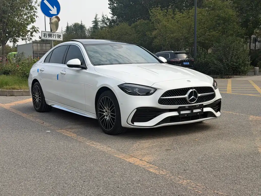Mercedes-Benz C-Class — миниатюра 3
