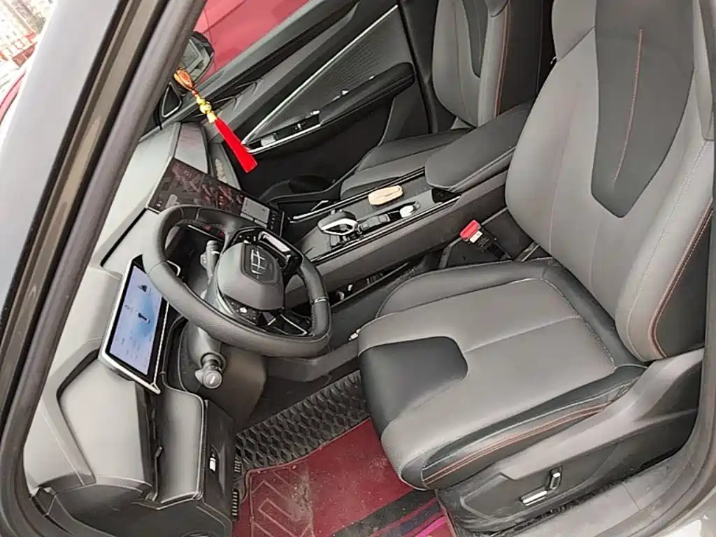 Geely Boyue — миниатюра 15