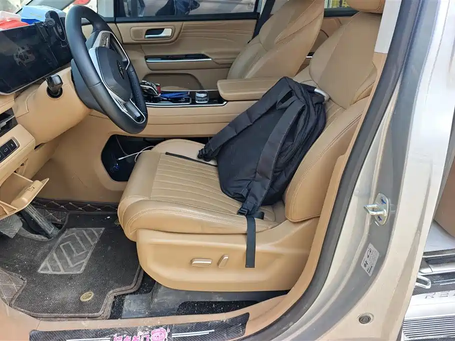 JAC Motors RUIFENG RF8 PHEV