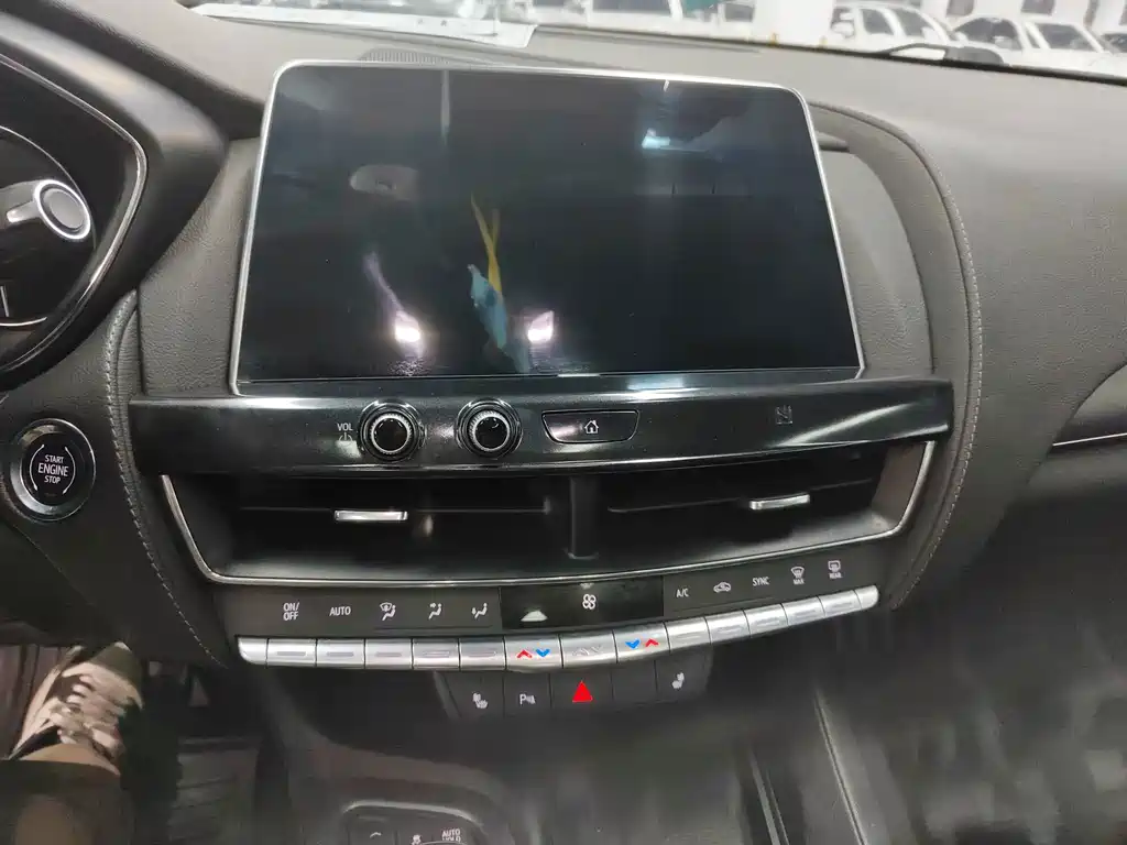 Cadillac CT5 — миниатюра 5
