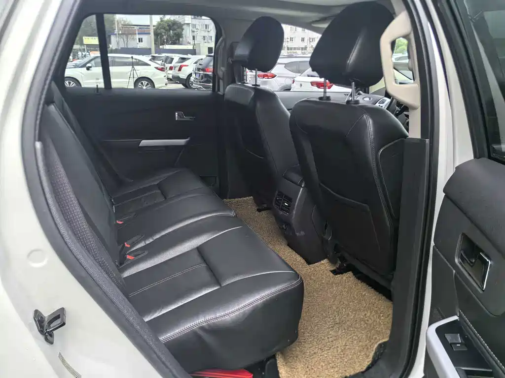 Ford Edge (Import) — миниатюра 7
