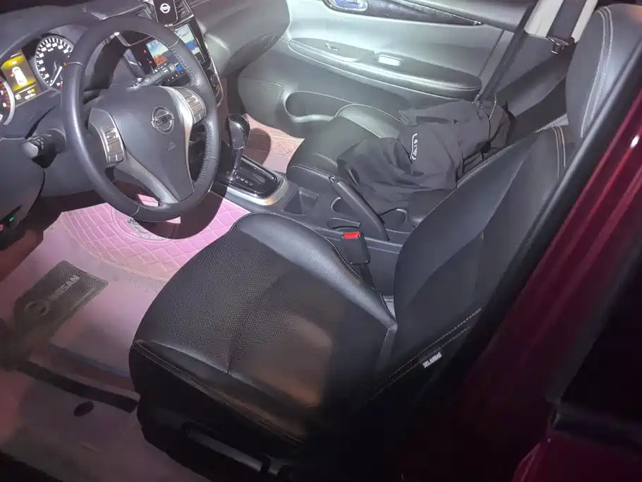 Nissan Tiida — миниатюра 9