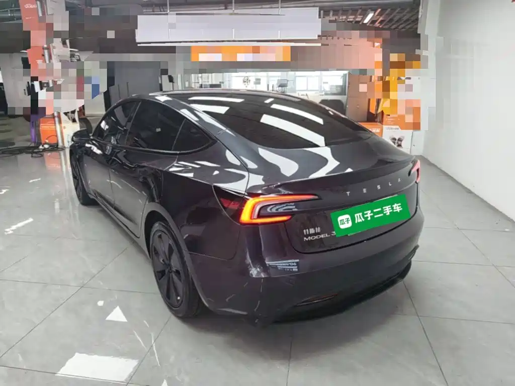 Tesla Model 3 — миниатюра 5