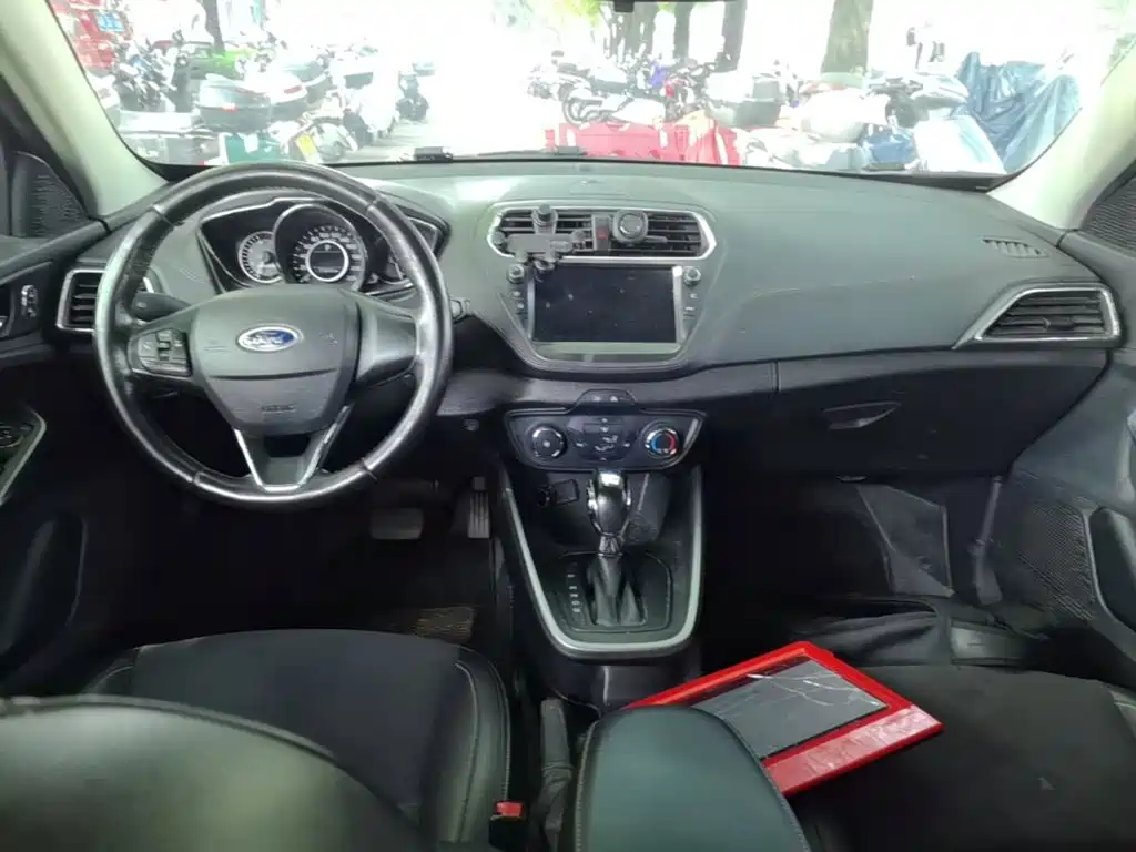 Ford Escort — миниатюра 10