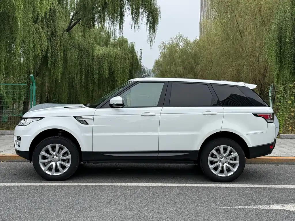 Land Rover Sport — миниатюра 6