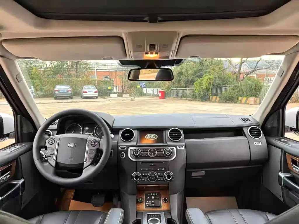 Land Rover Discovery — миниатюра 5