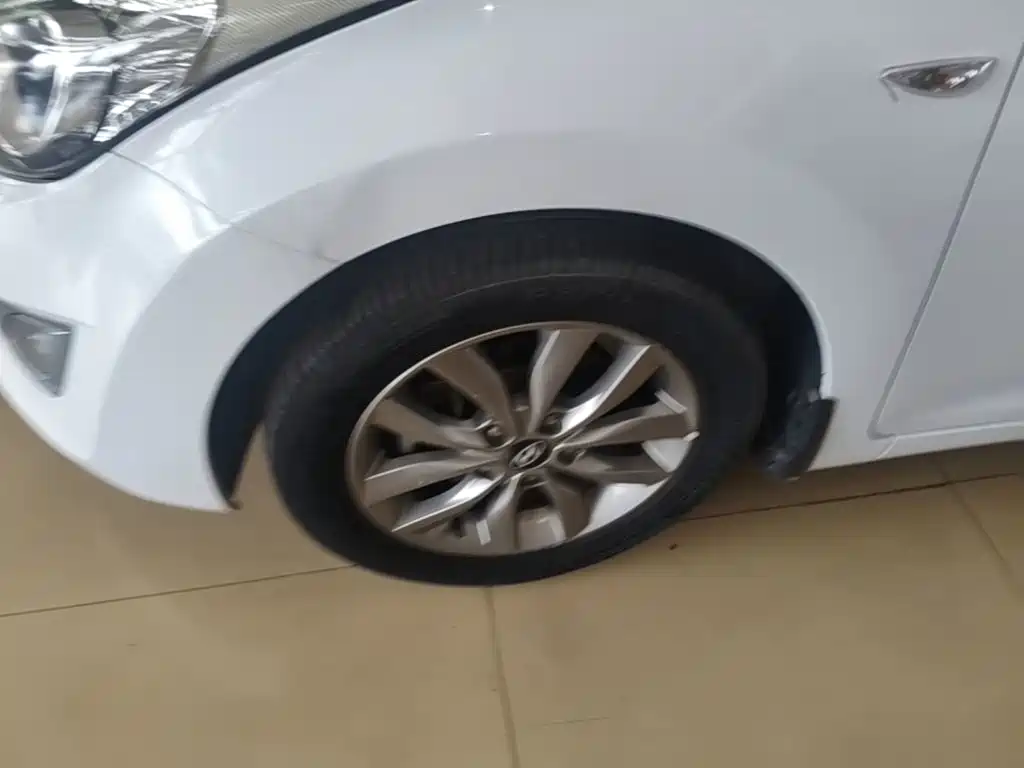 Hyundai Elantra Langdong — миниатюра 23