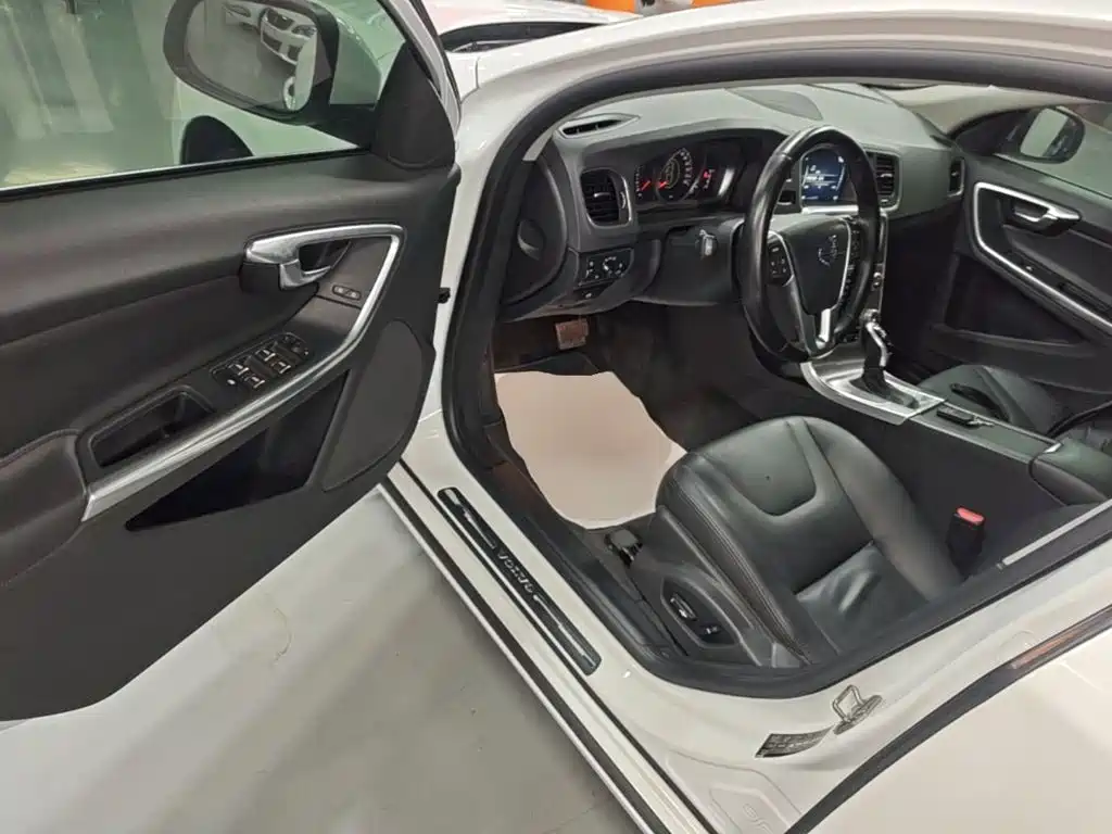 Volvo S60 — миниатюра 16