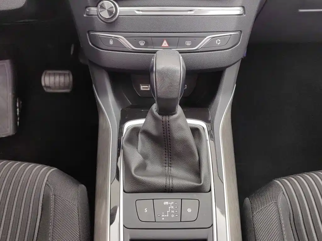 Peugeot 408 — миниатюра 13