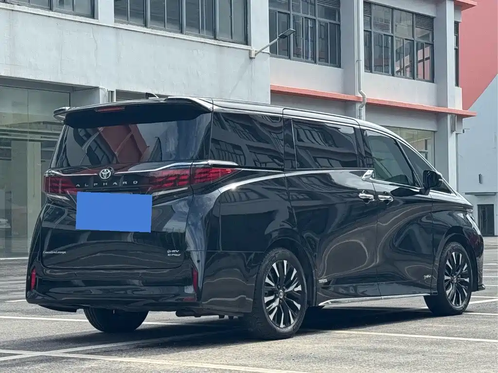 Toyota Alphard — миниатюра 4