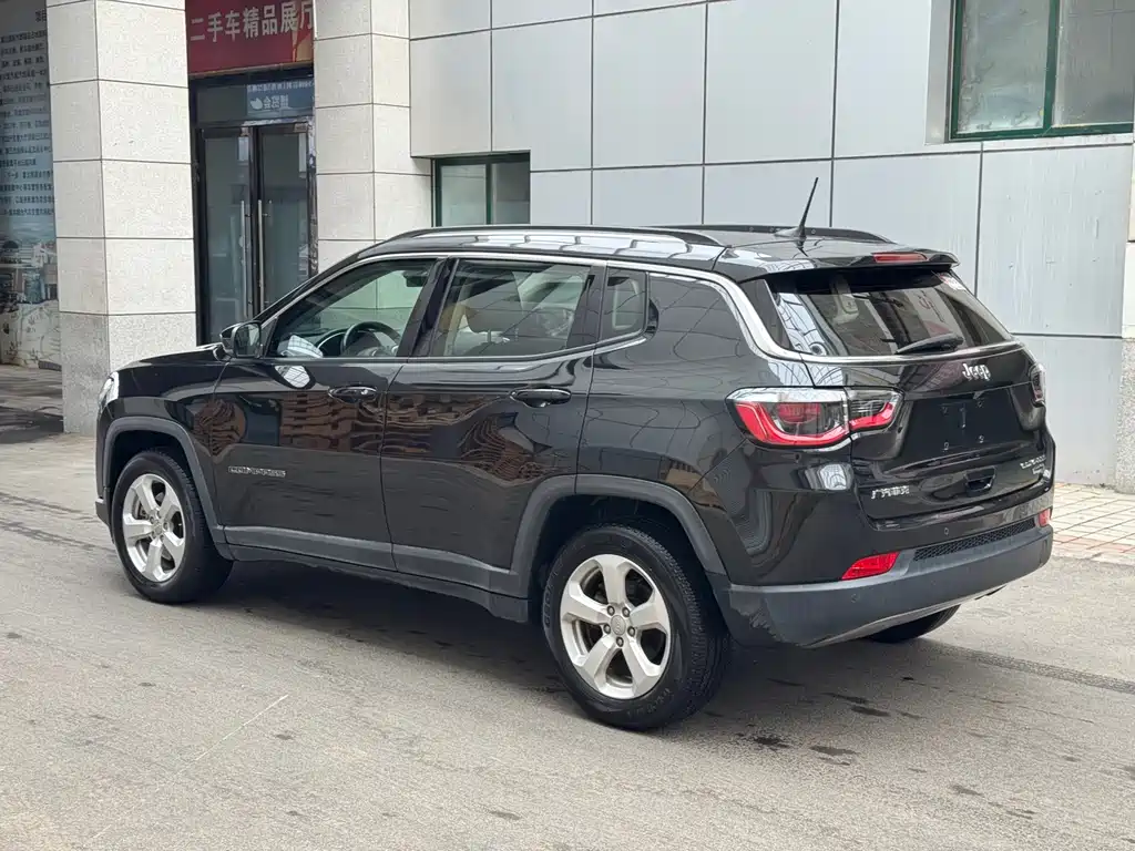 Jeep Compass — миниатюра 4