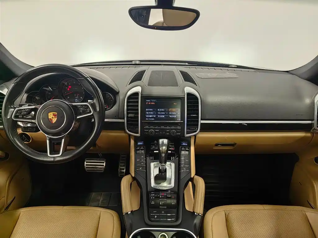 Porsche Cayenne — миниатюра 15
