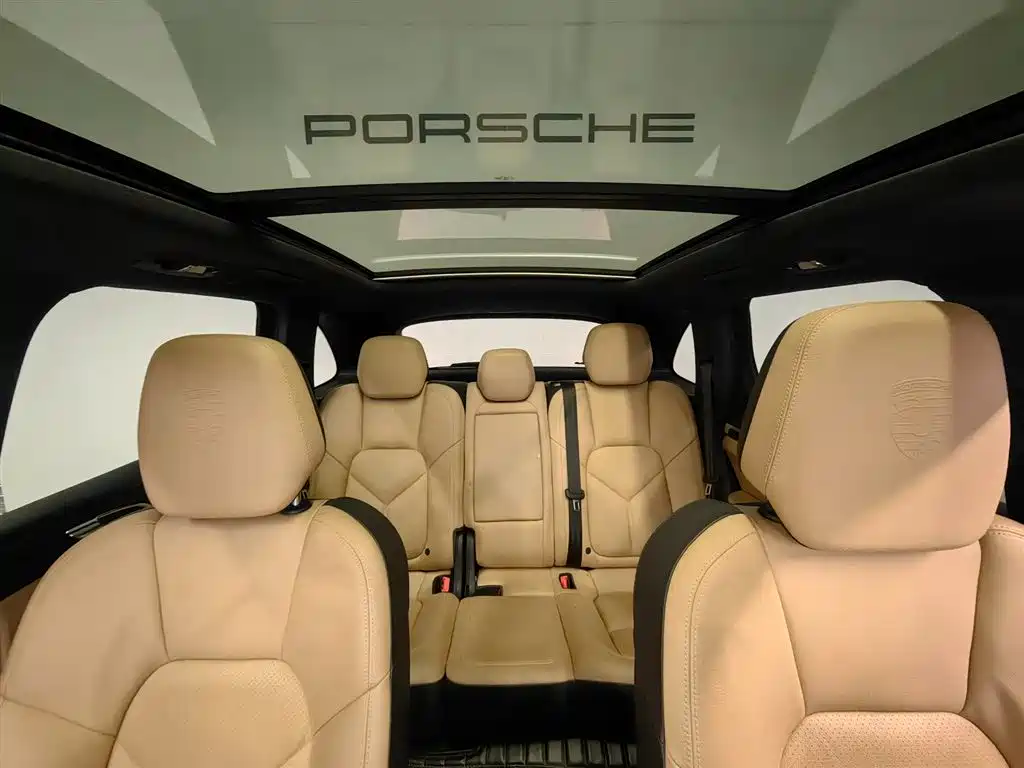 Porsche Cayenne — миниатюра 6