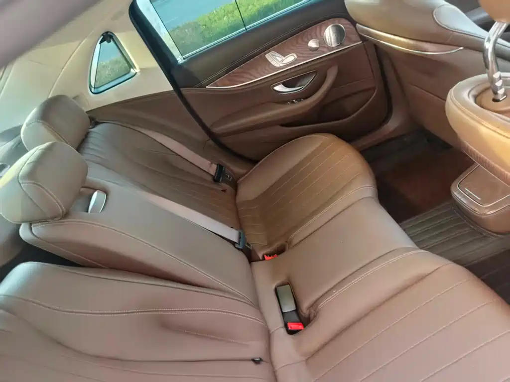Mercedes-Benz E-Class — миниатюра 6