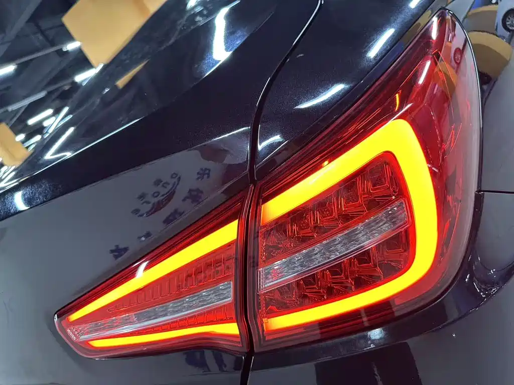 Hongqi Hongqi H5 — миниатюра 14