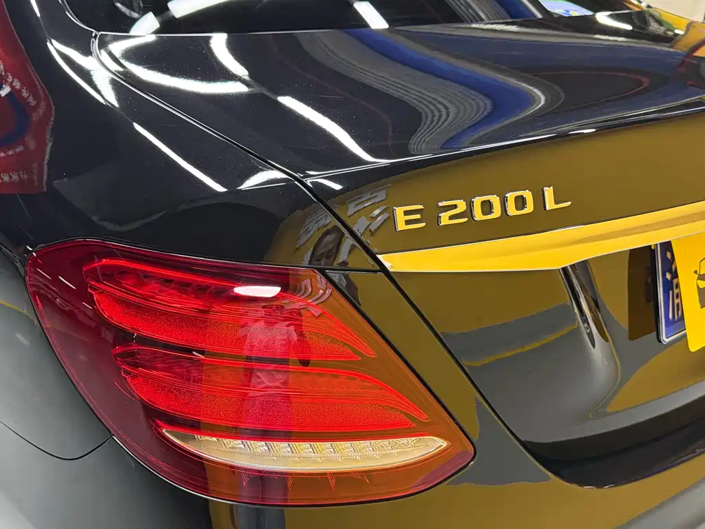 Mercedes-Benz E-Class — миниатюра 28