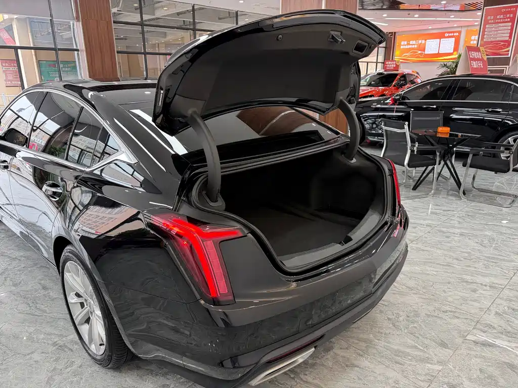 Cadillac CT5 — миниатюра 5