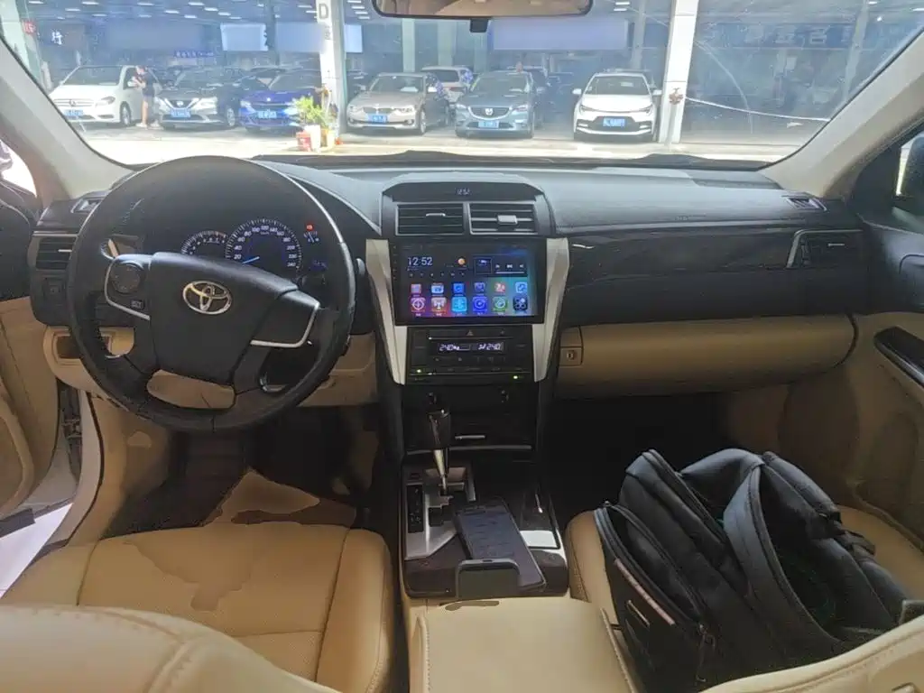 Toyota Camry — миниатюра 10