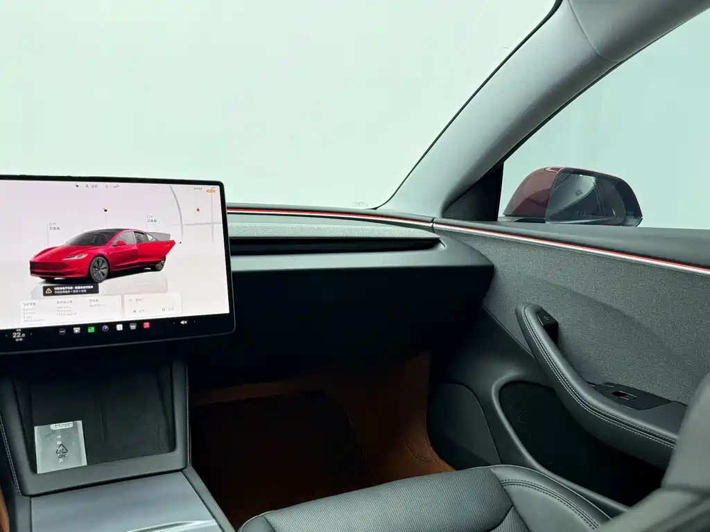 Tesla Model 3 — миниатюра 13