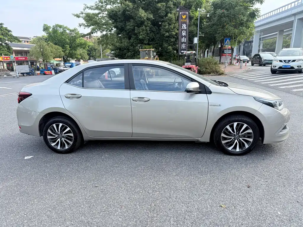 Toyota Corolla — миниатюра 4