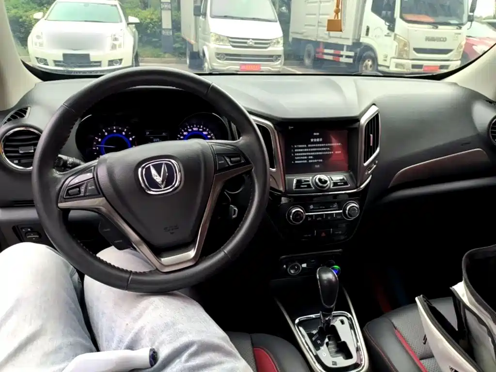Changan CS15 — миниатюра 10