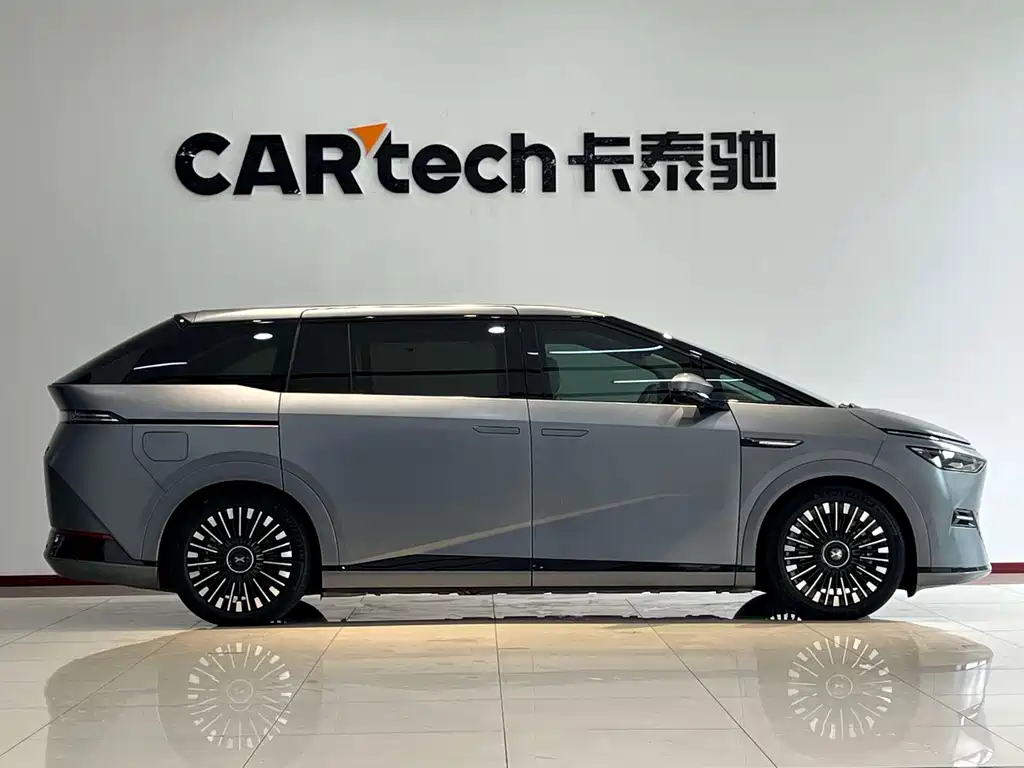 XPeng X9 — миниатюра 19