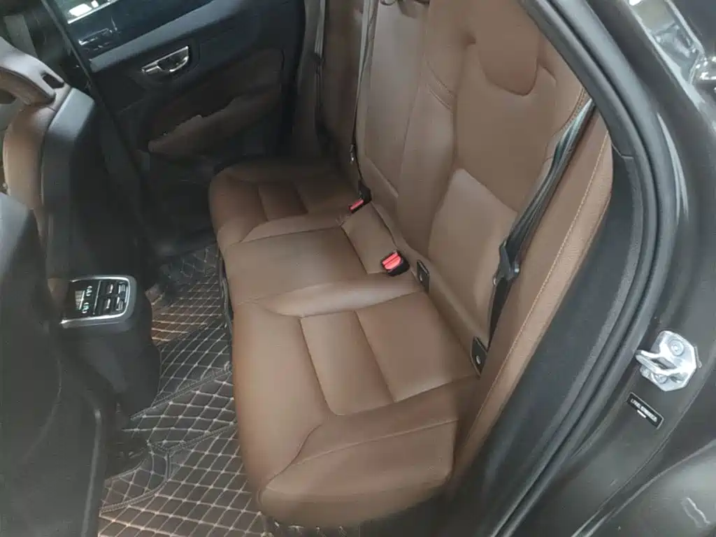 Volvo XC60 — миниатюра 17