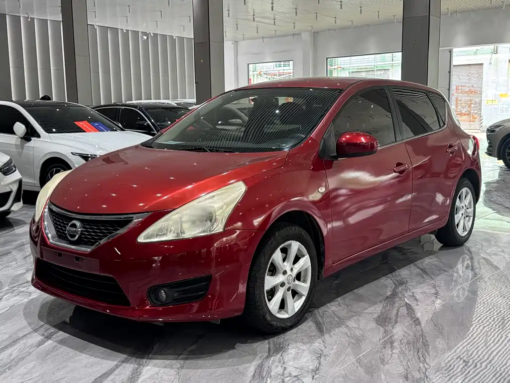 Nissan Tiida 2013