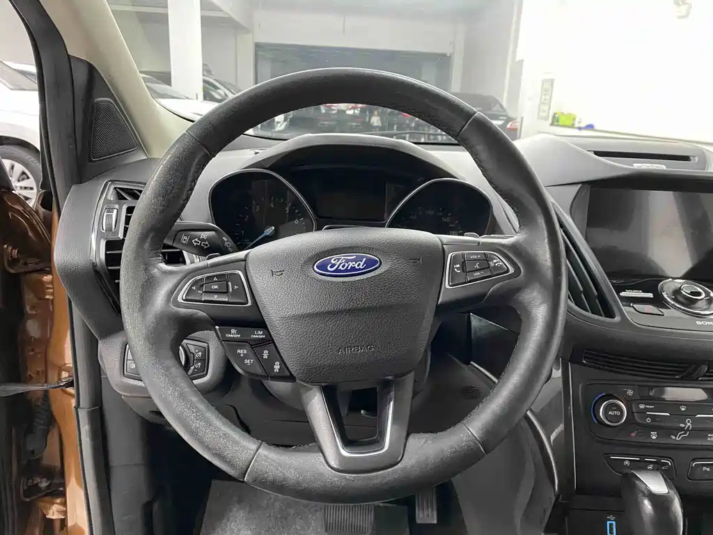 Ford Kuga — миниатюра 11