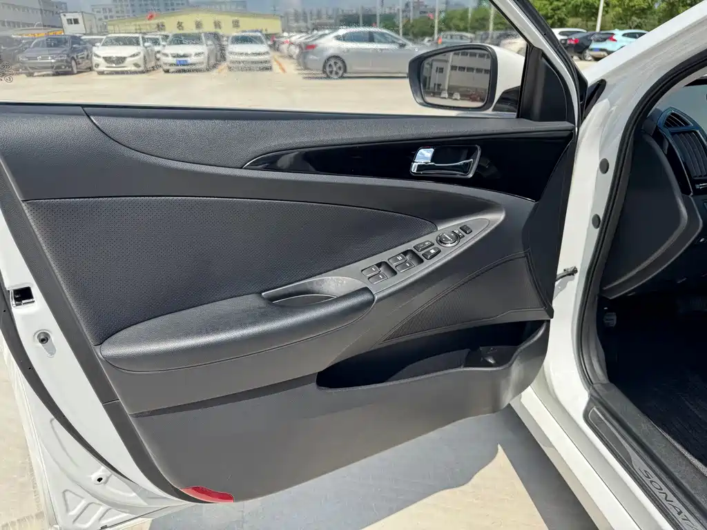 Hyundai Sonata — миниатюра 12