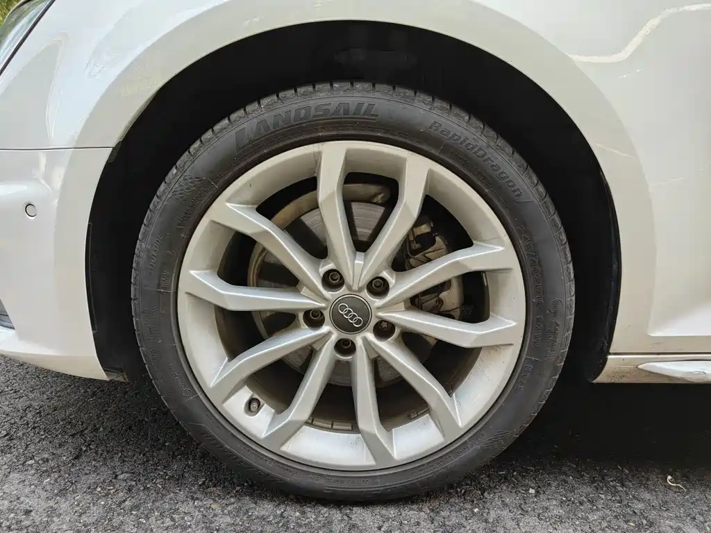 Audi A4L — миниатюра 4