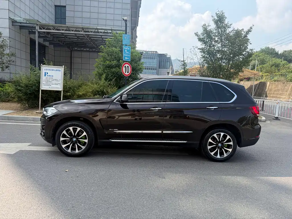 BMW X5 (Import) — миниатюра 4