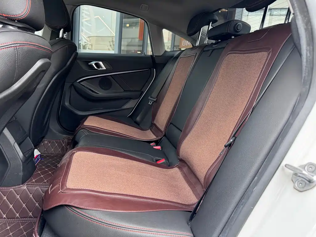 BMW 2 Series (Import) — миниатюра 8
