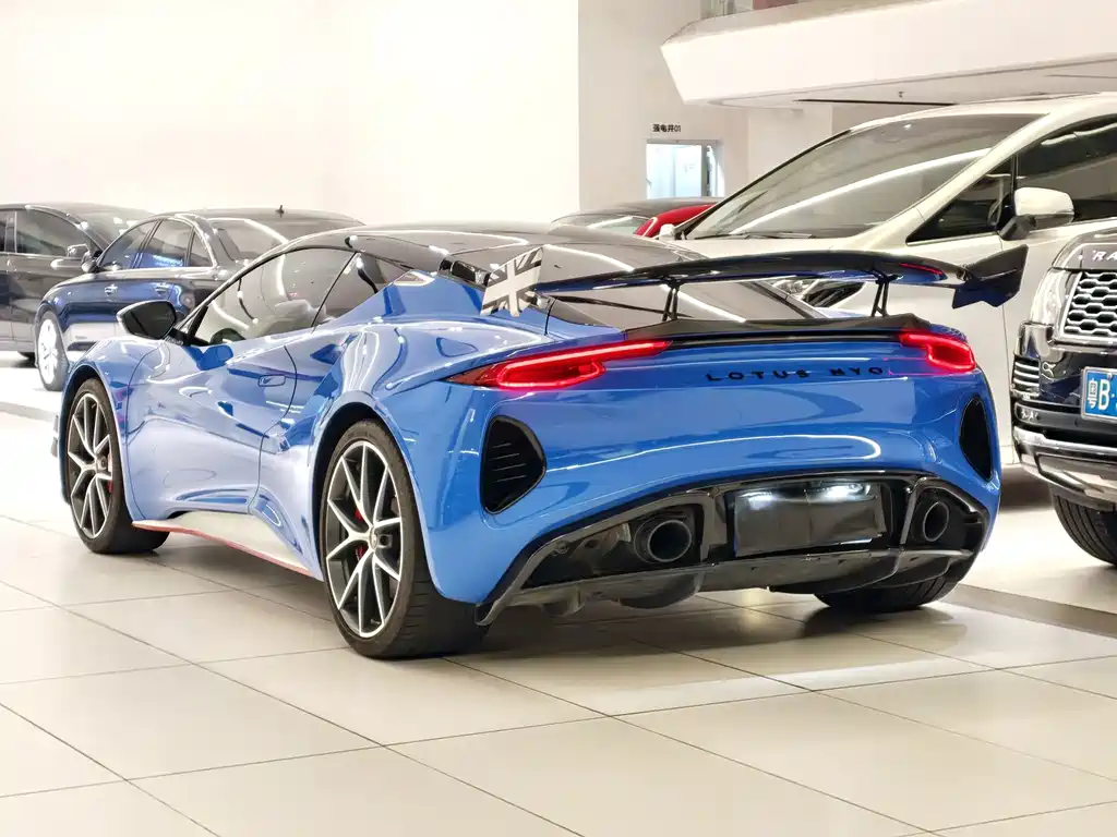 Lotus Emira — миниатюра 6