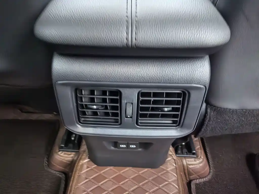 Toyota RAV4 — миниатюра 11