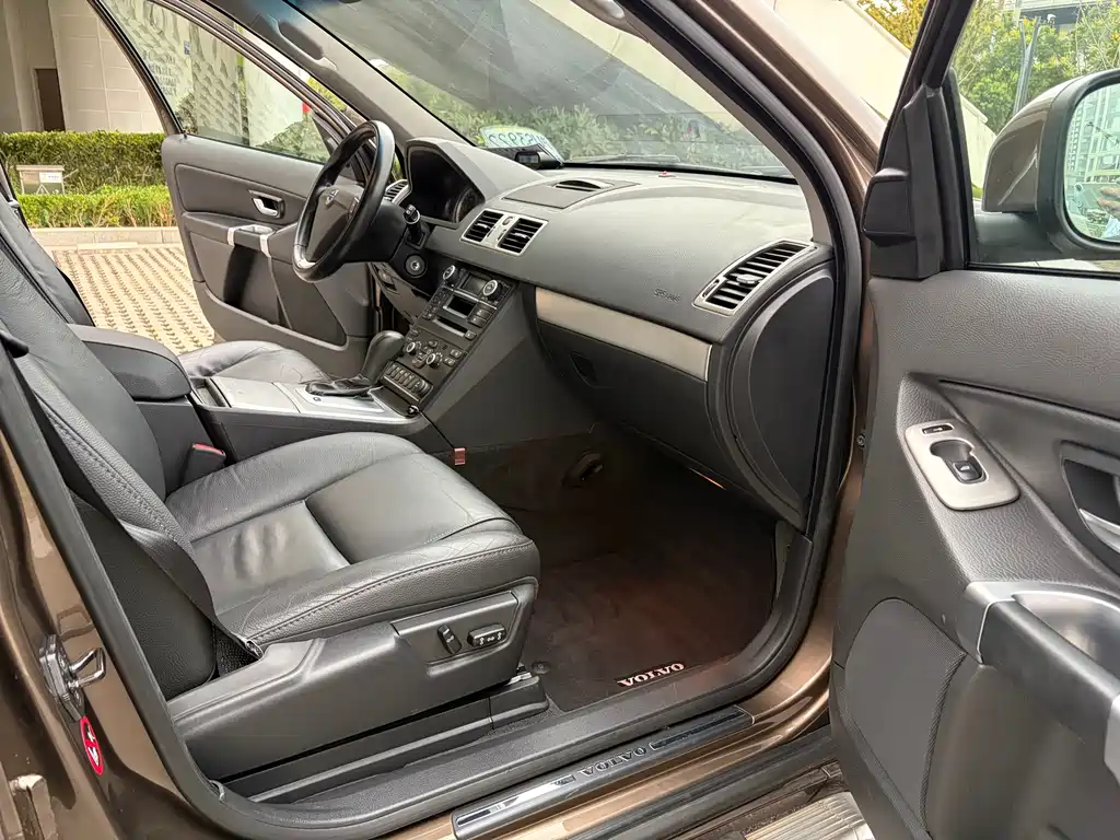 Volvo XC Classic — миниатюра 9