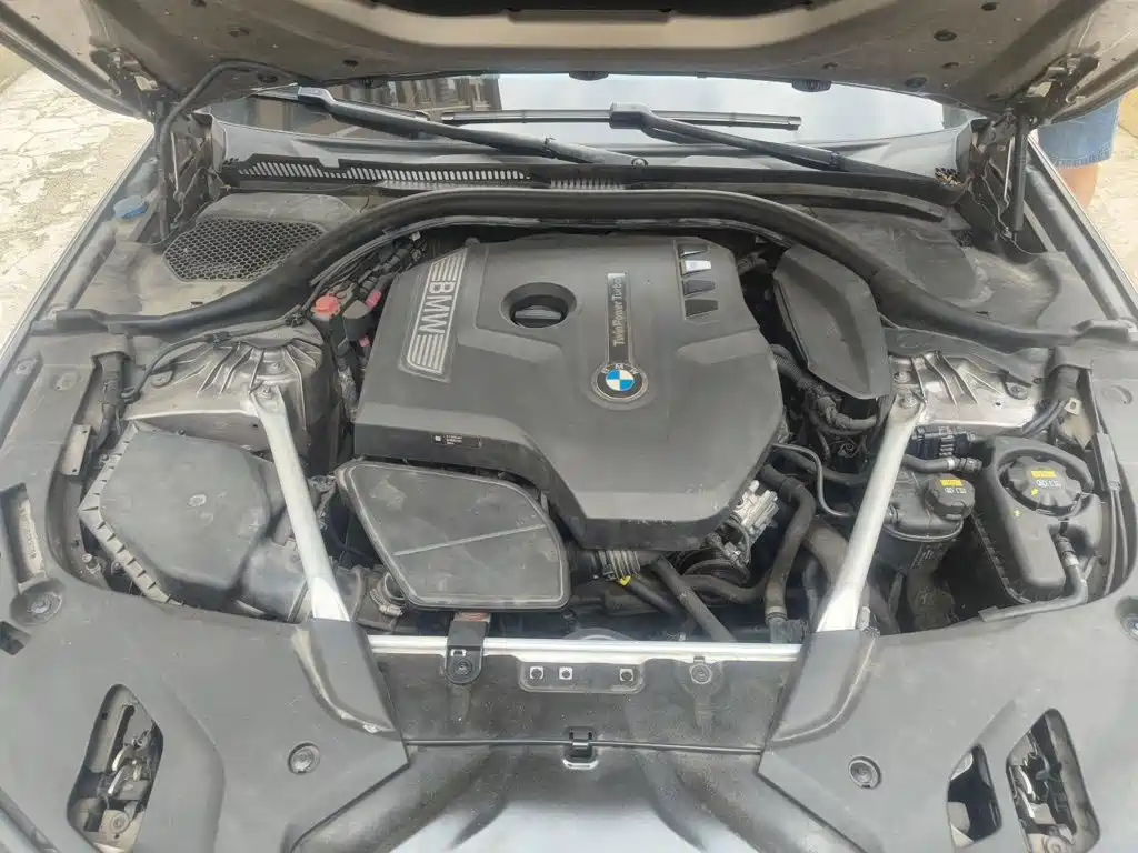 BMW 5 Series — миниатюра 11