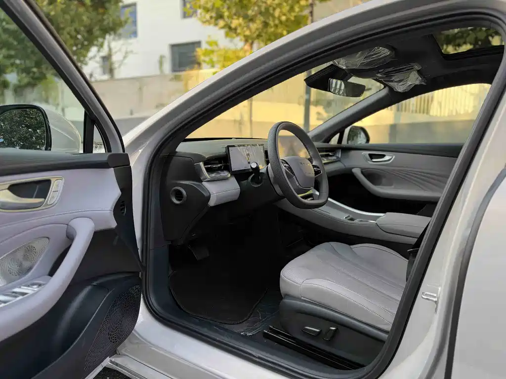 Roewe M7 DMH — миниатюра 11