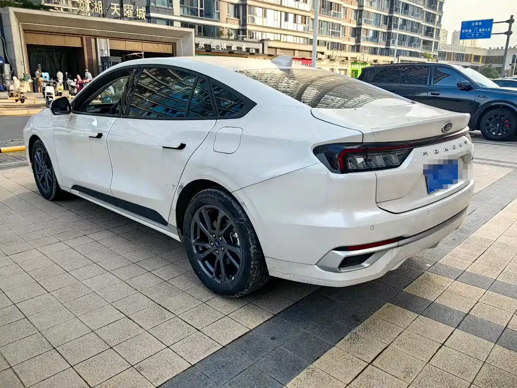 Ford Mondeo — миниатюра 9