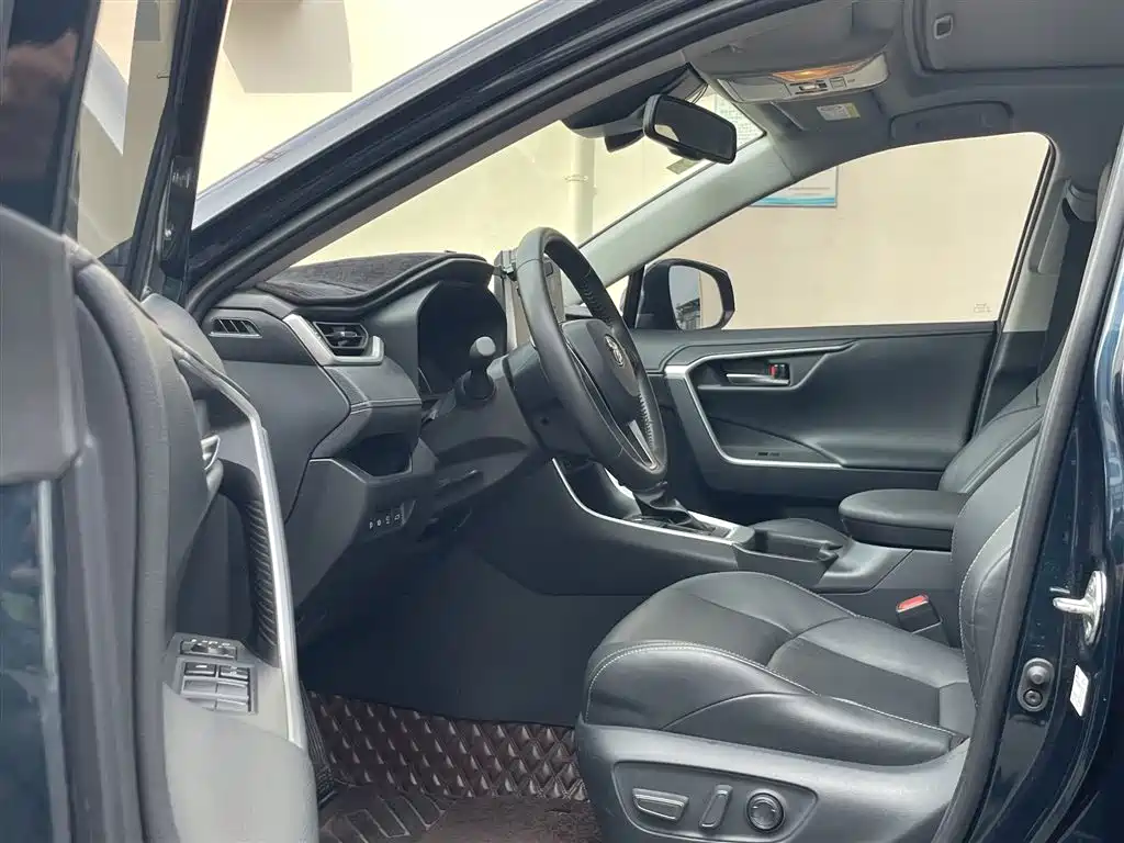 Toyota Wildlander — миниатюра 6
