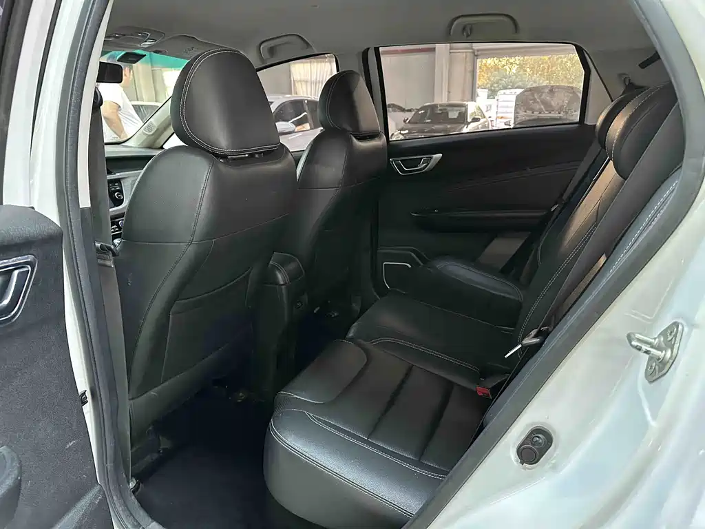 Geely Vision X3 — миниатюра 14
