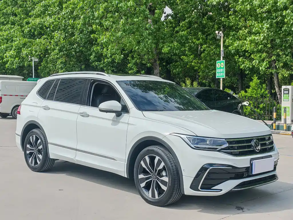 Volkswagen Tiguan L L 2024 330TSI AT R-Line