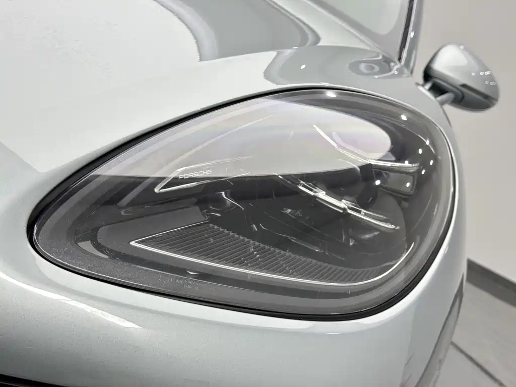 Porsche Macan — миниатюра 16
