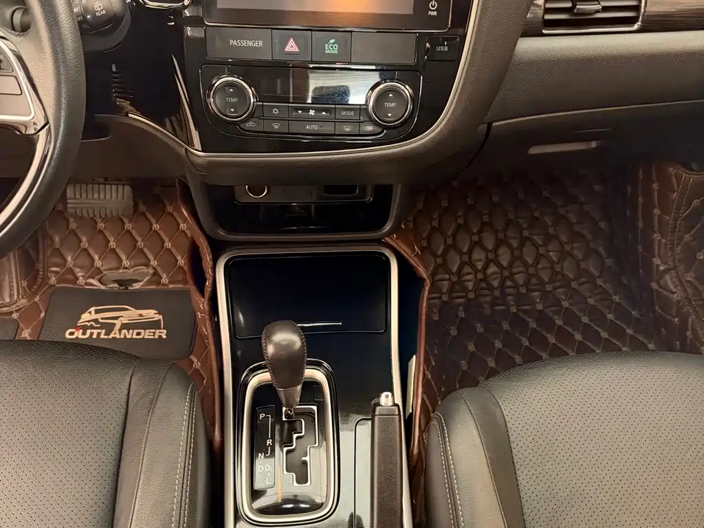 Mitsubishi Outlander — миниатюра 25