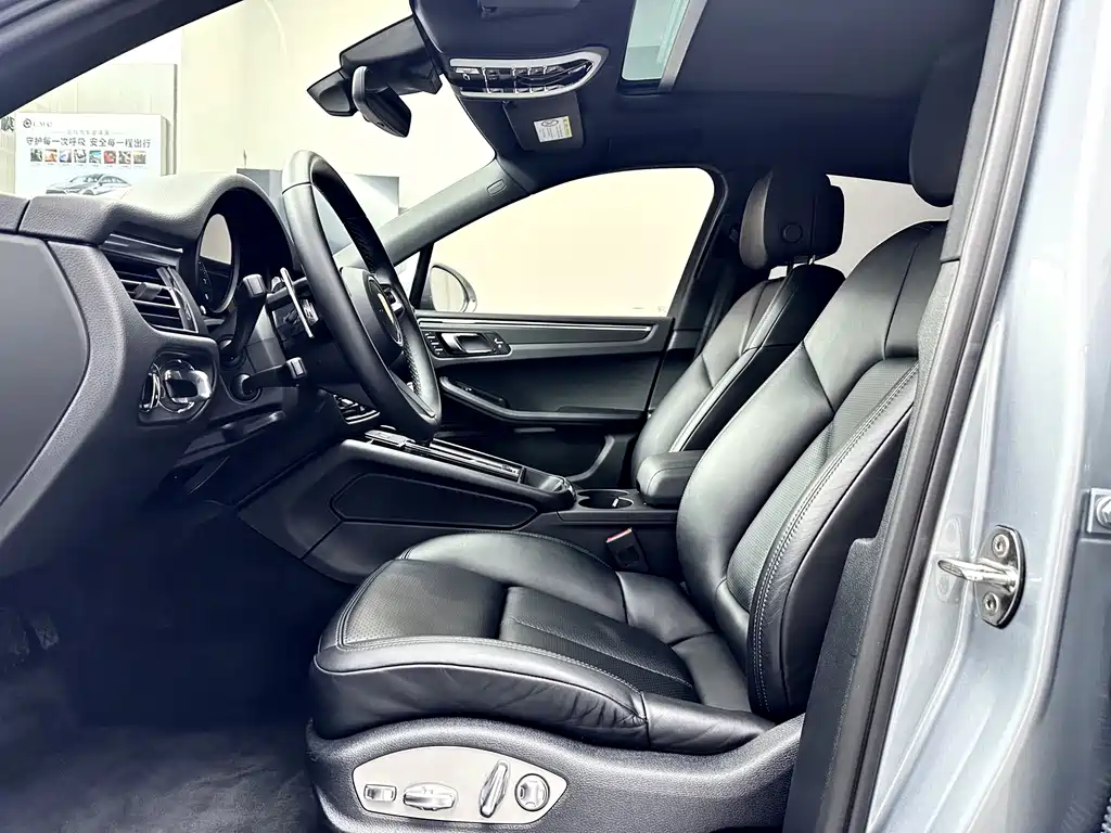 Porsche Macan — миниатюра 7