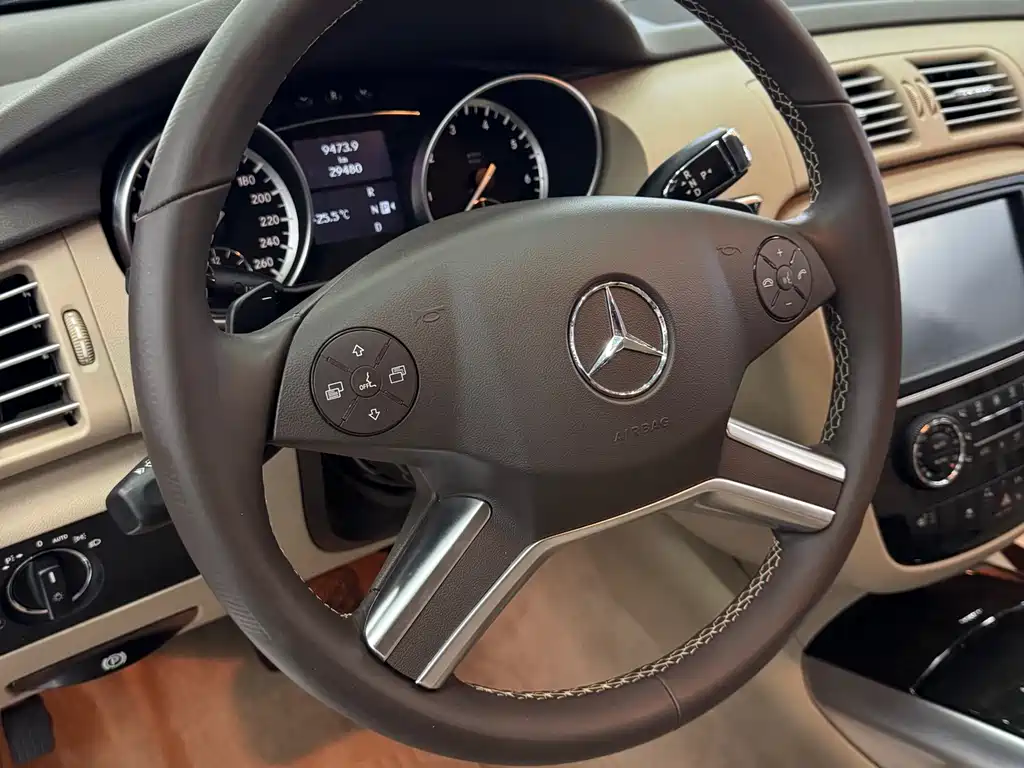 Mercedes-Benz R 2017 R 320 4MATIC